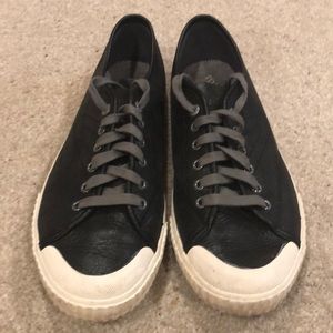 Black leather Tretorn Tournament